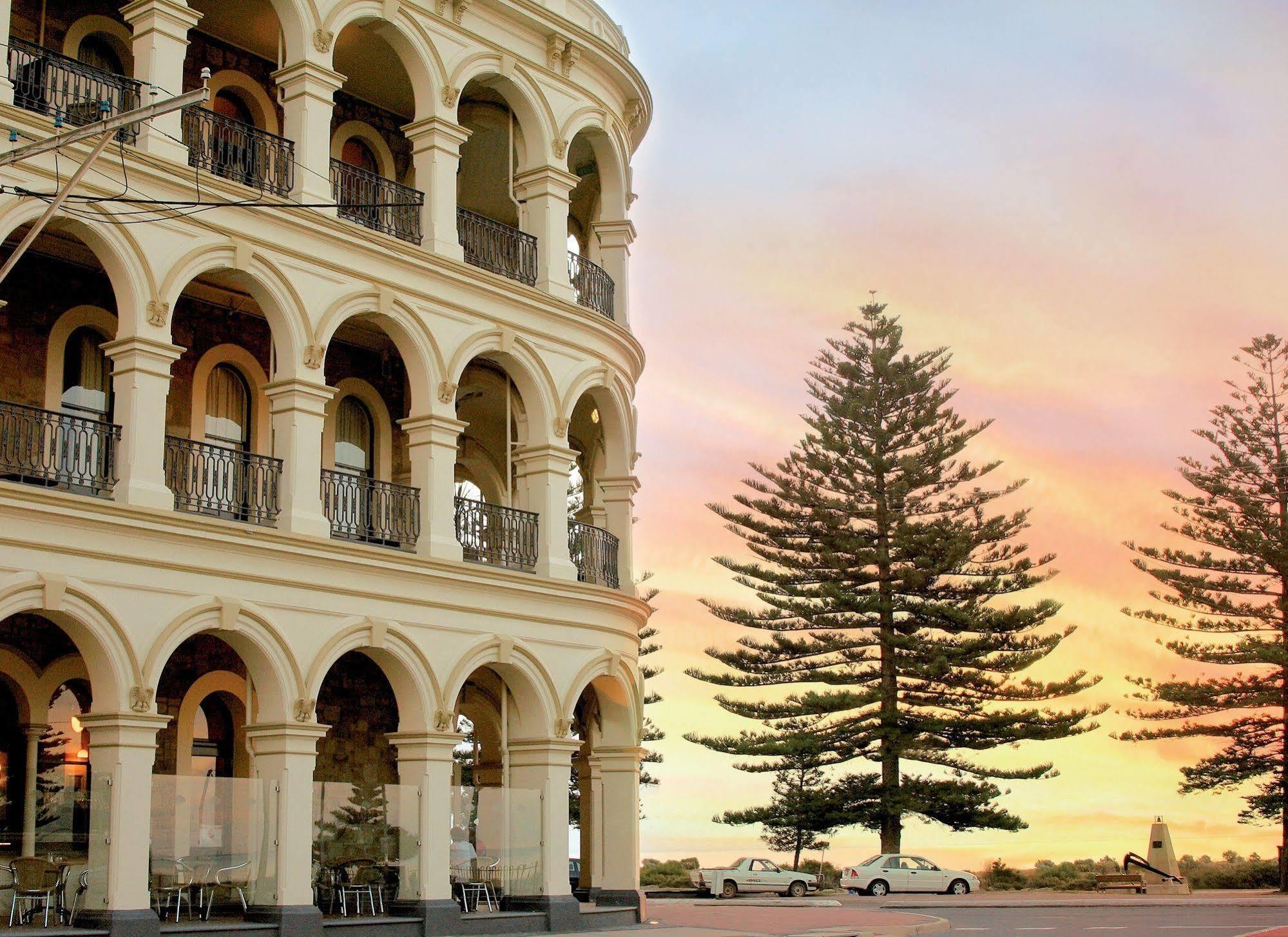 אדלייד Largs Pier Hotel מראה חיצוני תמונה